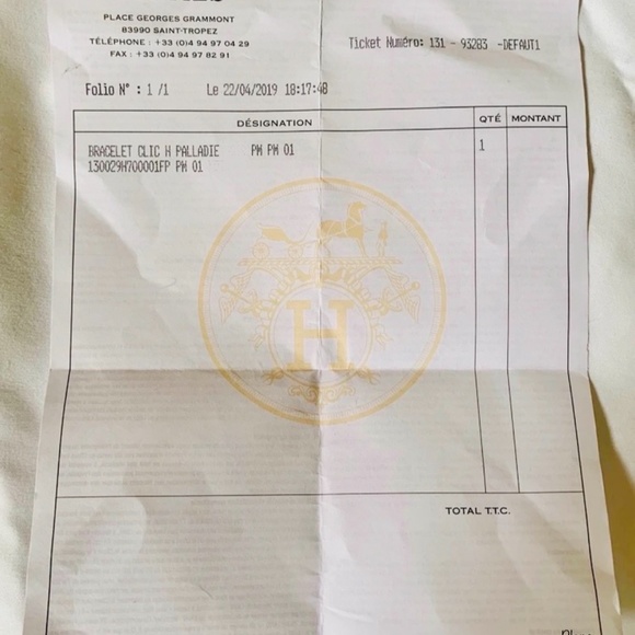 Meet your Posher, Aly - Picture 2 of 3